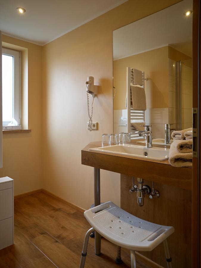 Gaestehaus Ressler Harxheim Exteriör bild