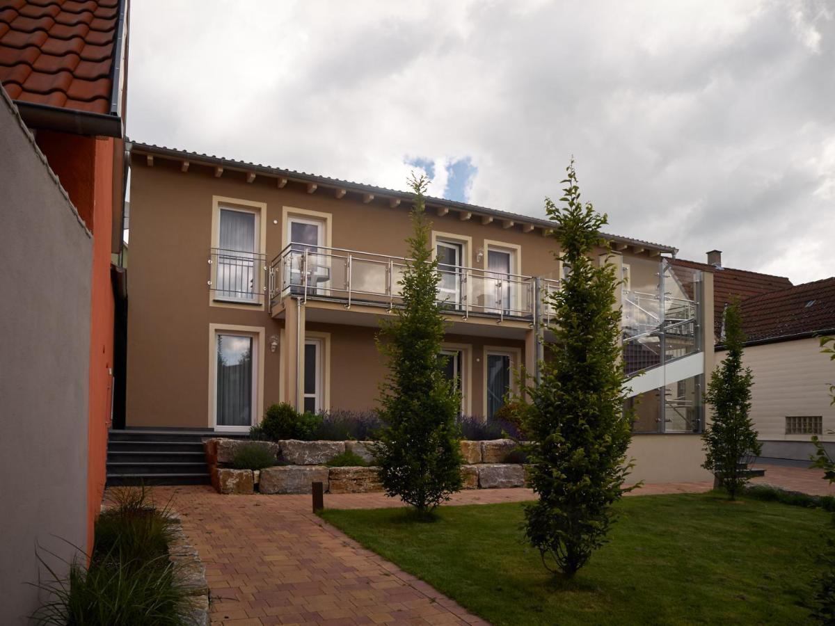 Gaestehaus Ressler Harxheim Exteriör bild