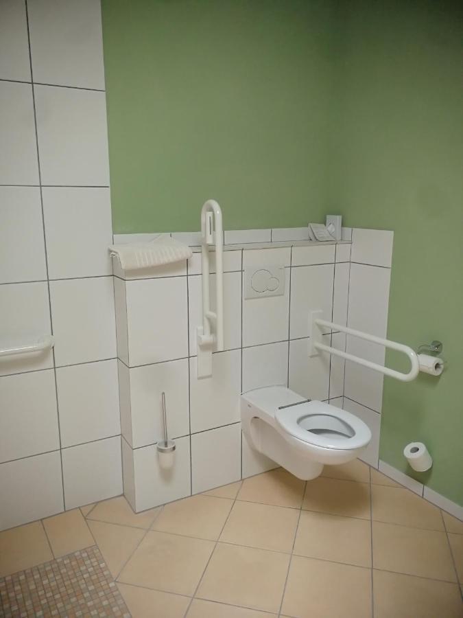 Gaestehaus Ressler Harxheim Exteriör bild