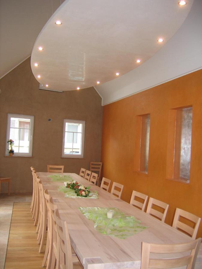 Gaestehaus Ressler Harxheim Exteriör bild