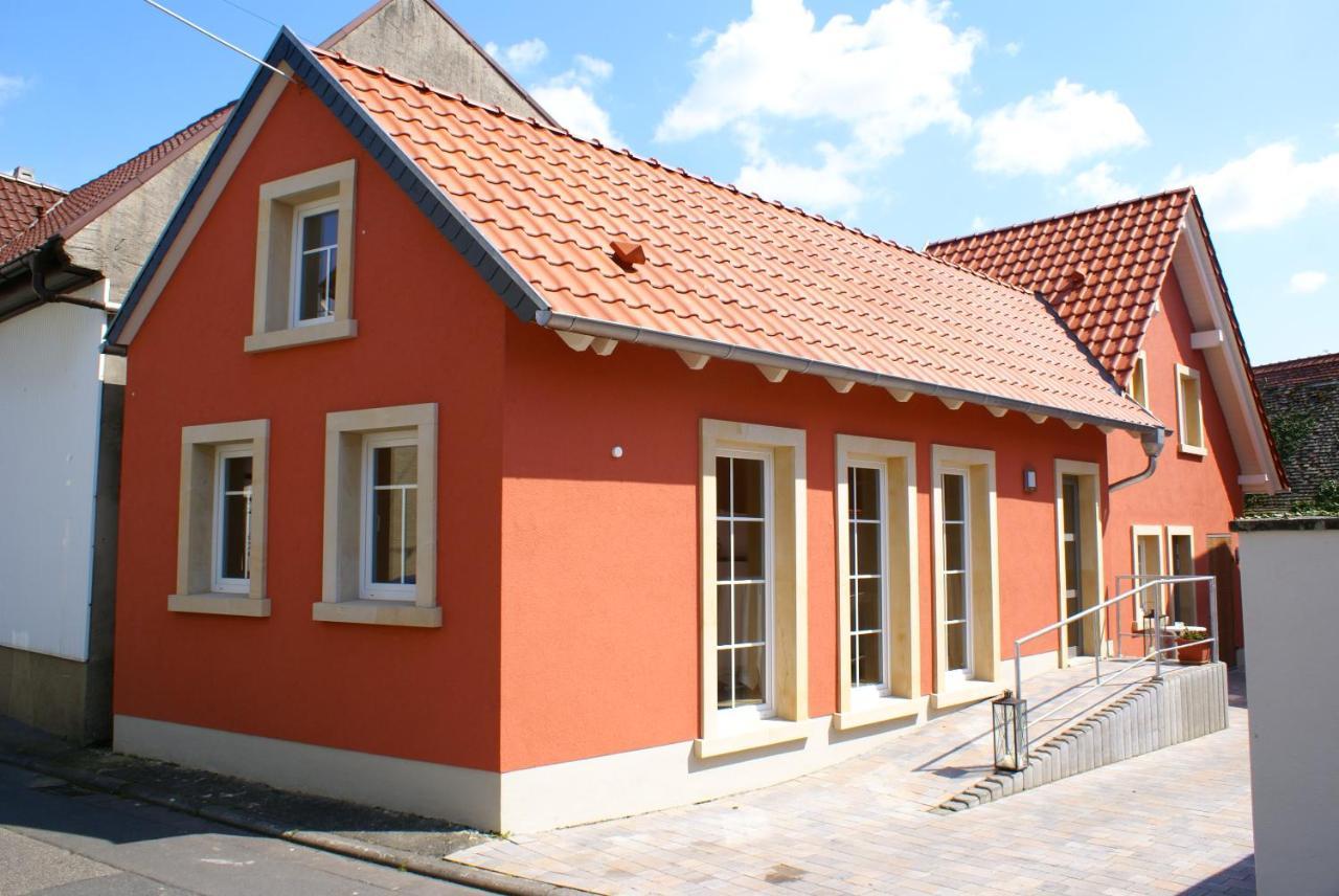 Gaestehaus Ressler Harxheim Exteriör bild